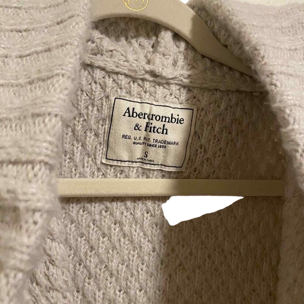 Abercrombie & Fitch Oversized Hooded Knit Cardigan Small | Light Oatmeal Color - Picture 2 of 6